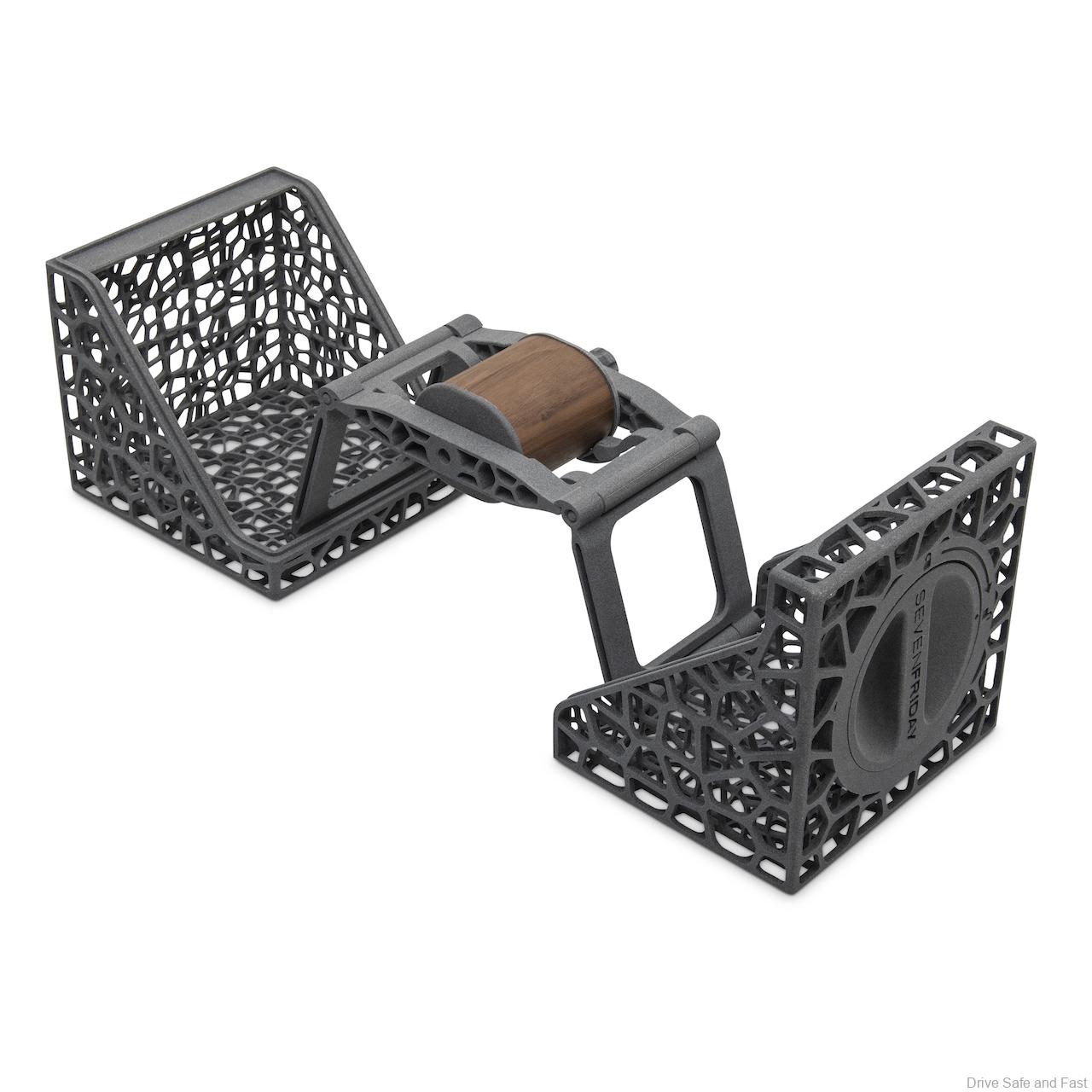 SEVENFRIDAY FREE-D packaging open