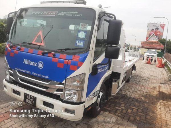 An Allianz Road Ranger Truck