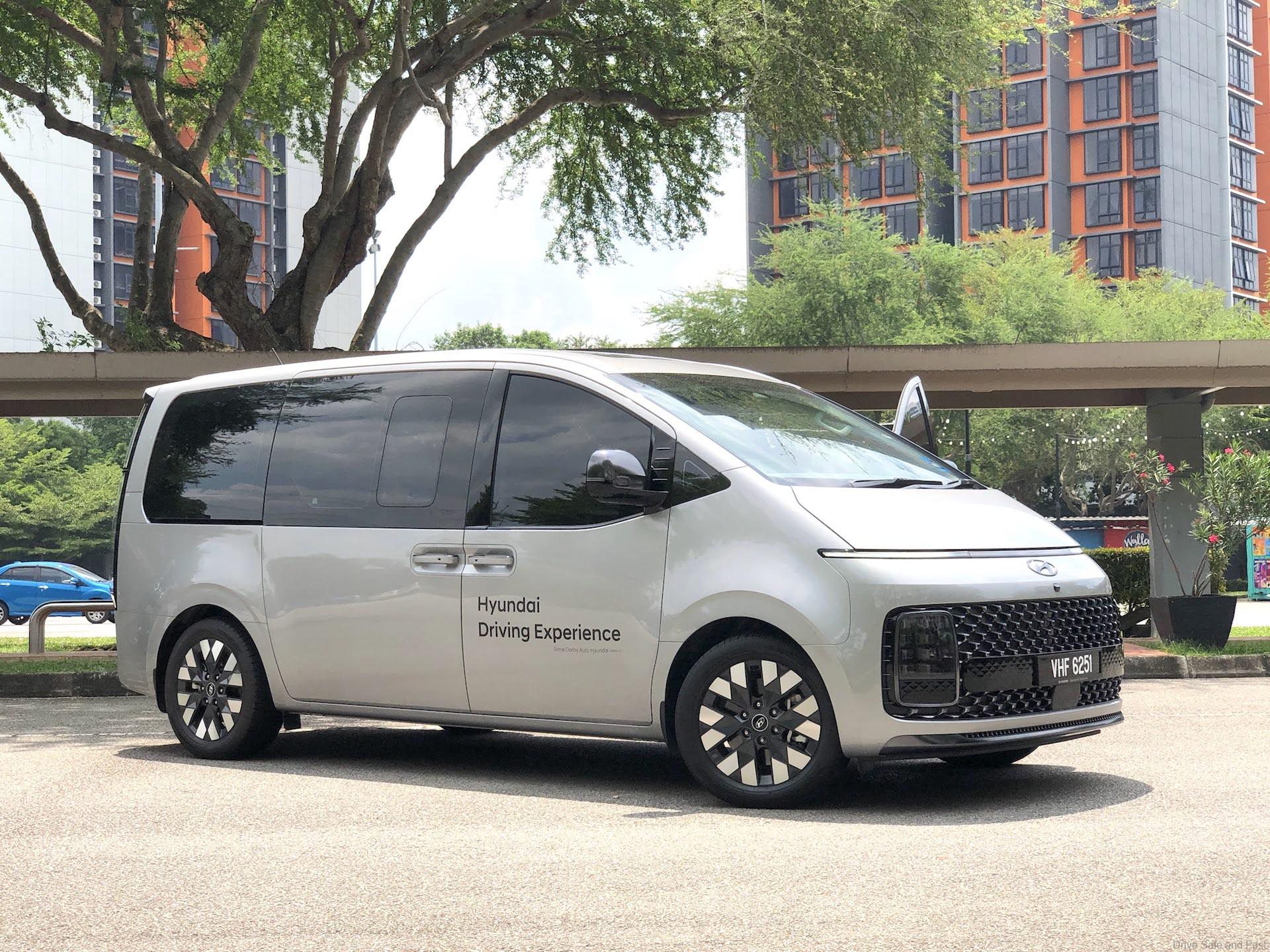 2022 Hyundai Staria price and specs: Eight-seat people mover in showrooms  this month - Drive