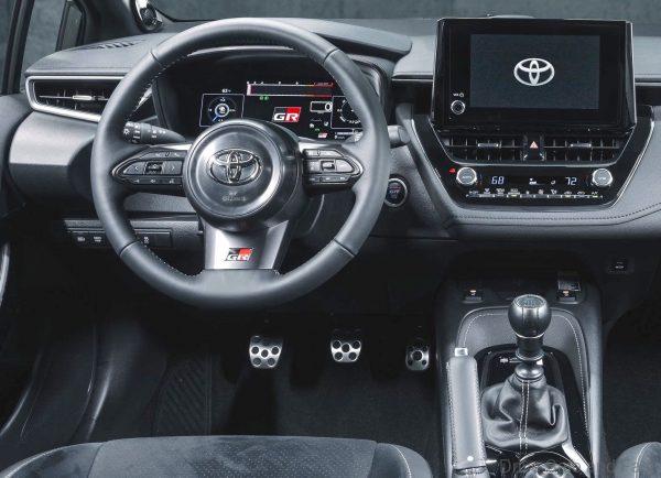 Toyota Corolla GR_dashboard