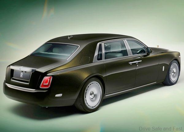 Rolls-Royce Phantom Facelifted With Illuminated Grille And More