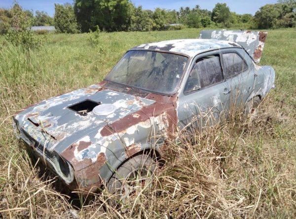 Rotting Cars_ford escort