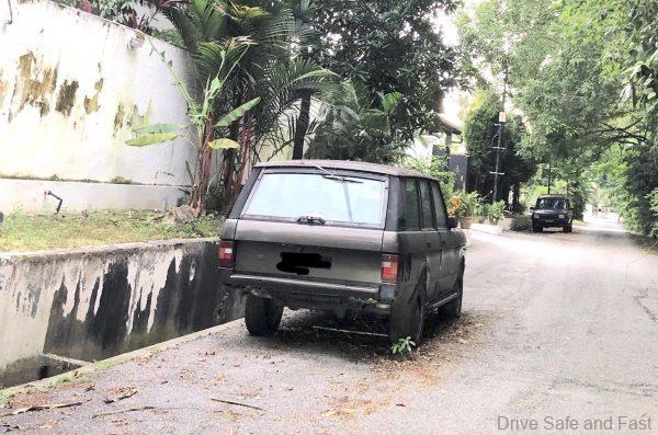 Rotting Cars_range rover