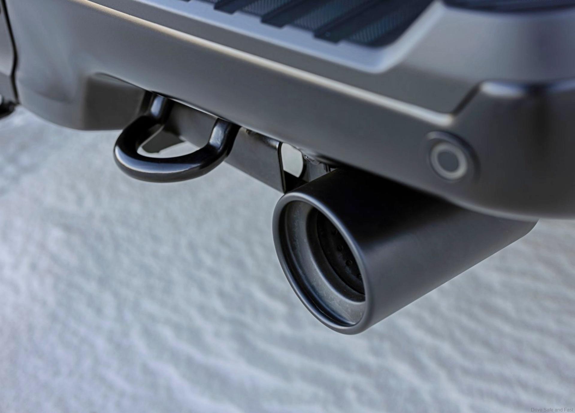 Ford F-150 Raptor R Debuts In USA With Supercharged V8 Motor!