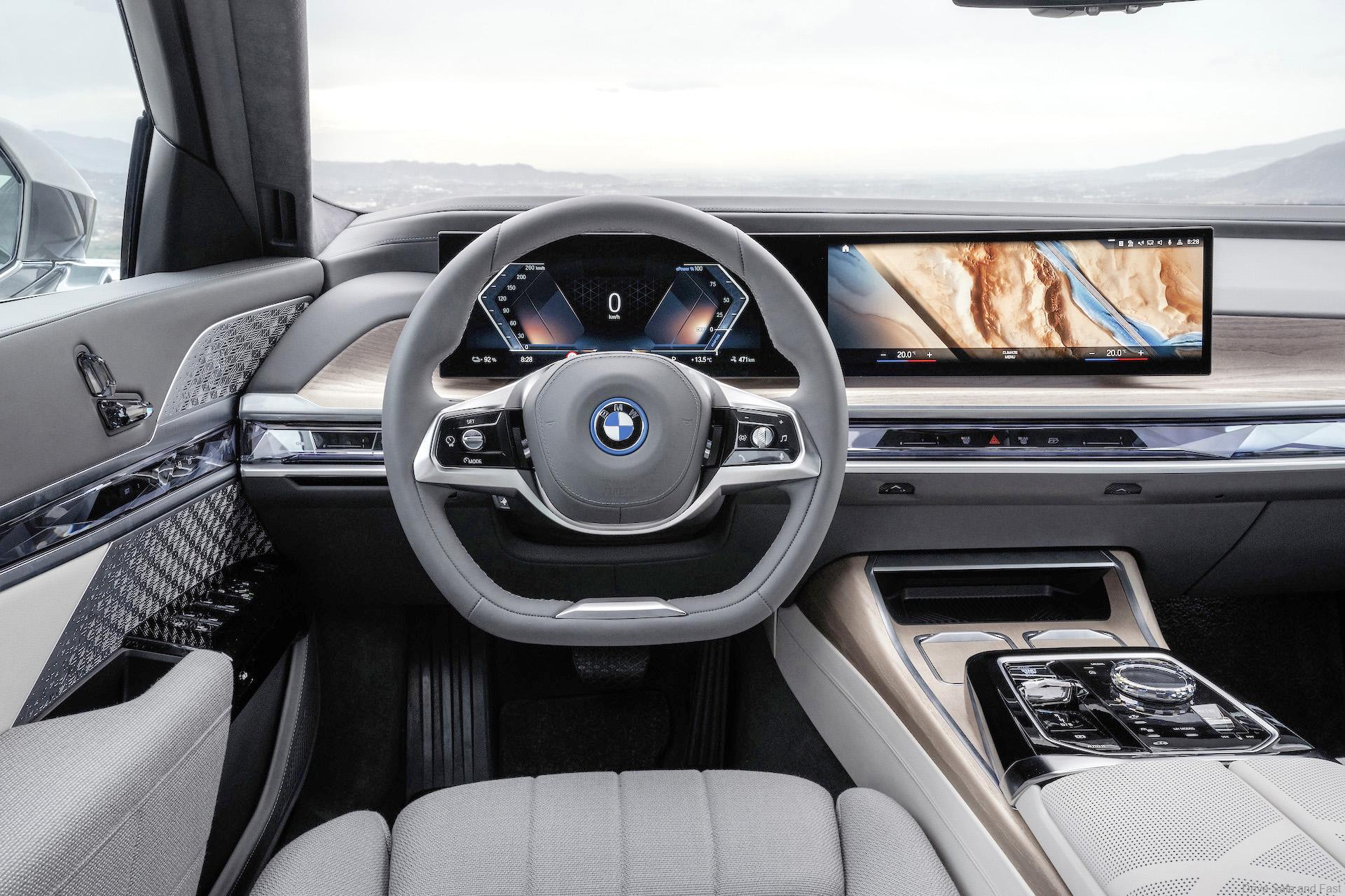 BMW i7 dashboard