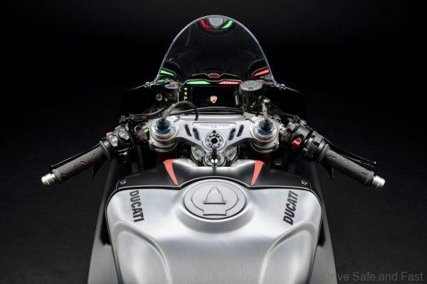 2022 Ducati Panigale V4 SP2