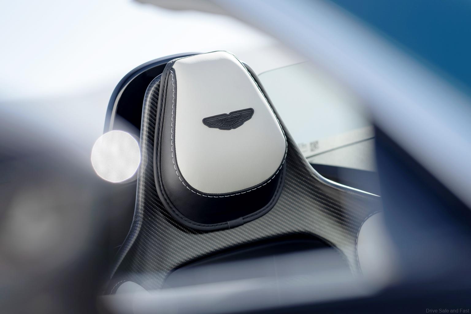 Aston Martin V12 Vantage Roadster