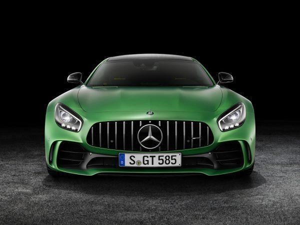 AMG GT R; 2016; Studio; Exterrieur: AMG Green Hell magno (Kraftstoffverbrauch kombiniert: 11,4 l/100 km, CO2-Emissionen kombiniert: 259 g/km);Kraftstoffverbrauch kombiniert: 11,4 l/100 km, CO2-Emissionen kombiniert: 259 g/km* AMG GT R; 2016; studio; Exterior: AMG Green Hell magno (Fuel consumption, combined: 11.4 l/100 km, CO2 emissions, combined: 259 g/km);Fuel consumption, combined: 11.4 l/100 km, CO2 emissions, combined: 259 g/km*