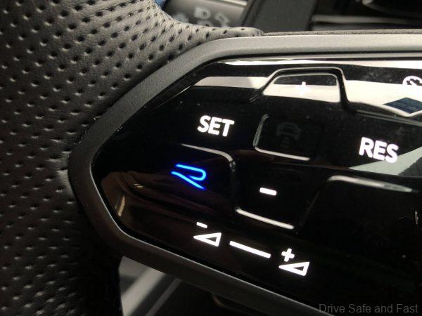 Volkswagen Golf R Mk8 steering