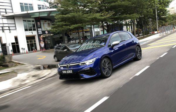 Volkswagen Golf R Mk8_front