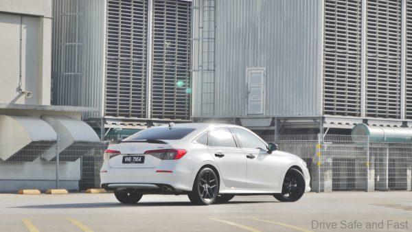 Honda Civic RS Rear view exterior