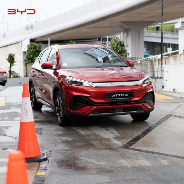 BYD Atto 3 in Parkour Red near TREC KL
