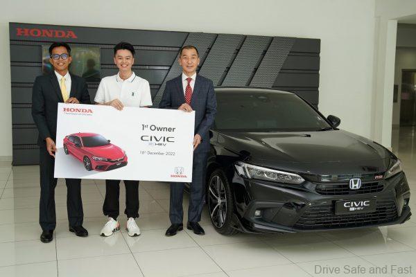 First Malaysian Honda Civic e:HEV RS Owner Gets RM4K Of Merchandise