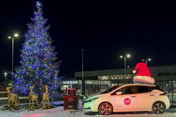 Nissan LEAF powers a Christmas tree outside the Sunderland plant