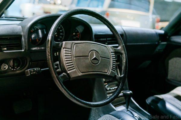 Mercedes-Benz Museum. Raum Mythos 5: Vordenker – Sicherheit und Umwelt. Mercedes-Benz Experimentier-Sicherheits-Fahrzeug ESF 22 aus dem Jahr 1973. Interieuraufnahme.Mercedes-Benz Museum. Legend Room 5: Visionaries – Safety and the Environment. The Mercedes-Benz Experimental Safety Vehicle ESF 22 from 1973. Interior view.