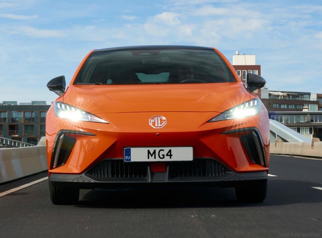 MG 4