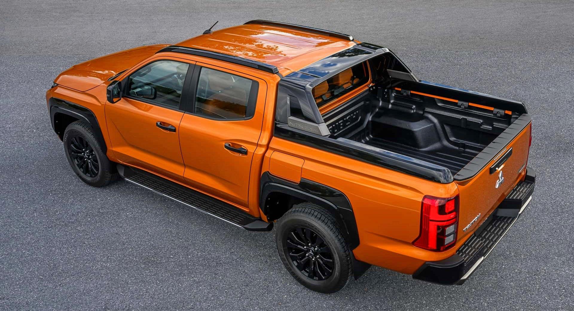 mitsubishi triton from the rear