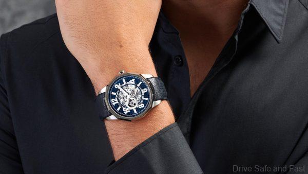 cerruti 1881 molveno watch being modelled