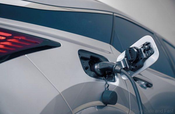 Lexus RX 450h+ charging port