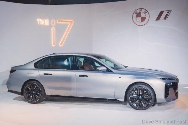 BMW i7