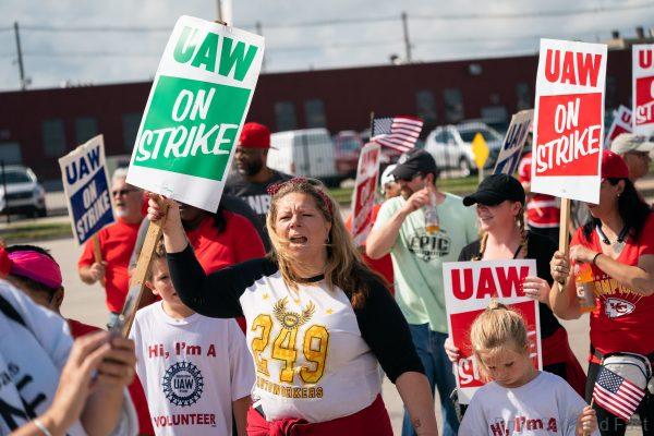 American Auto Workers Go On Historic Strike Against Big Three