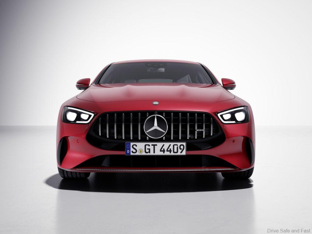 Mercedes-AMG GT 63 S E PERFORMANCE 4-Türer Coupé (Kraftstoffverbrauch gewichtet, kombiniert 8,7 l/100 km; Stromverbrauch gewichtet, kombiniert 12,7 kWh/100 km, CO2-Emissionen gewichtet, kombiniert 198 g/km[1]) / MANUFAKTUR patagonienrot metallic / 21" AMG Schmiederäder im 5-Doppelspeichen-Design / AMG Carbon-Paket Exterieur / AMG DYNAMIC PLUS Paket  [1]Die angegebenen Werte sind die ermittelten WLTP-CO2-Werte i.S.v. Art. 2 Nr. 3 Durchführungsverordnung (EU) 2017/1153. Die Kraftstoffverbrauchswerte wurden auf Basis dieser Werte errechnet. Der Stromverbrauch wurde auf Grundlage der VO 2017/1151/EU ermittelt;Kraftstoffverbrauch gewichtet, kombiniert 8,7 l/100 km; Stromverbrauch gewichtet, kombiniert 12,7 kWh/100 km, CO2-Emissionen gewichtet, kombiniert 198 g/km*Mercedes-AMG GT 63 S E PERFORMANCE 4-Door Coupé (weighted/combined fuel consumption: 8.7 l/100 km; weighted/combined power consumption: 12.7 kWh/100 km, weighted/combined CO2 emissions: 198 g/km1) / MANUFAKTUR patagonia red metallic / 21“ AMG forged wheels in 5 - double-spoke design / AMG carbon package exterieur / AMG DYNAMIC Plus package [1]The values quoted are WLTP CO2 values as defined in Art. 2 No. 3 of the Implementing Regulation (EU) 2017/1153. The fuel consumption values were calculated based on these values. Power consumption was determined based on VO 2017/1151/EU;Weighted/combined fuel consumption: 8.7 l/100 km; weighted/combined power consumption: 12.7 kWh/100 km, weighted/combined CO2 emissions: 198 g/km*