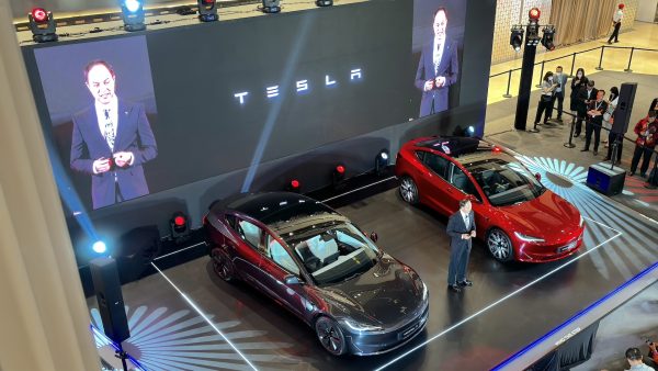 Tesla Model 3 & 1st Tesla Flagship Experience Centre Launched In Malaysia
