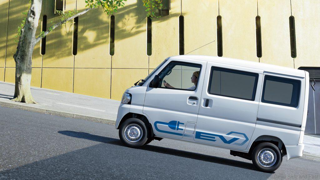 mitsubishi minicab ev driving up a hill