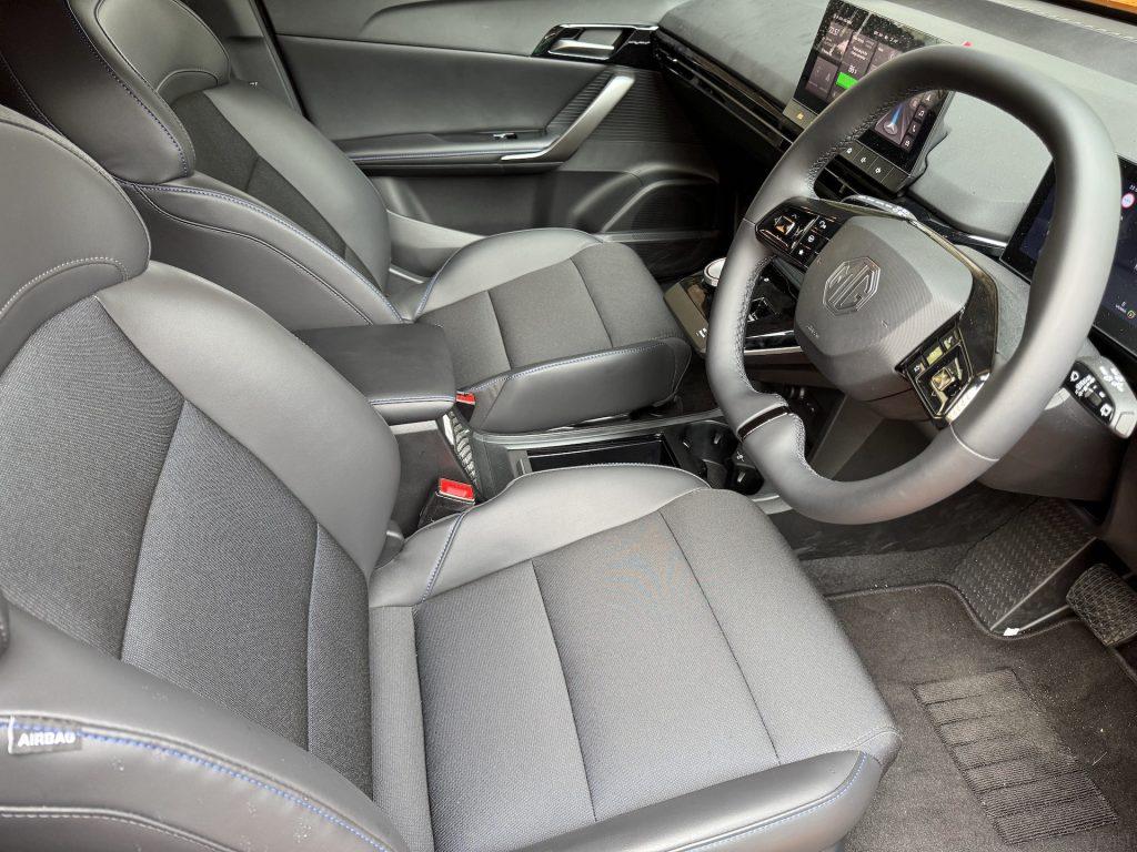 MG4 Lux Extended Range