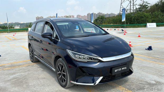 BYD M6