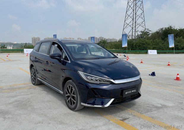 BYD M6
