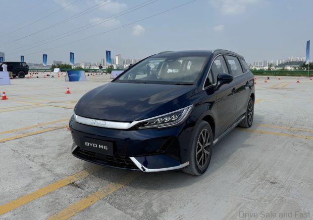 BYD M6