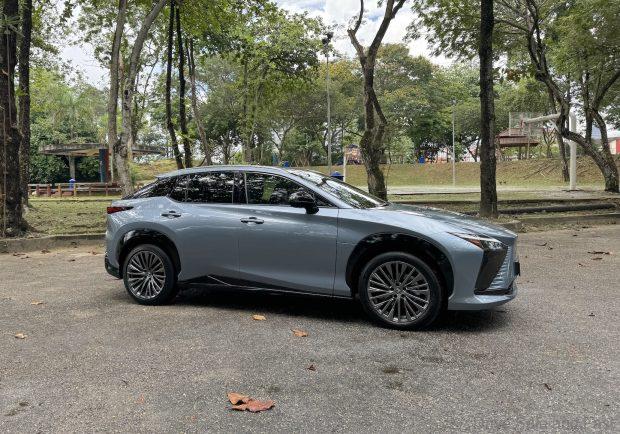 Lexus RZ 450e