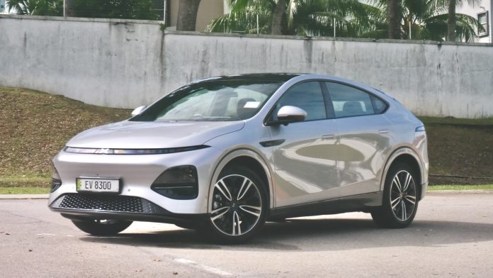 Xpeng G6 580 Pro in silver