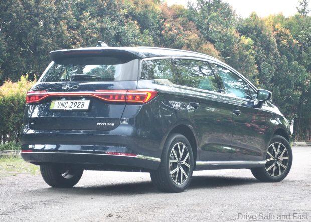 BYD M6 rear end