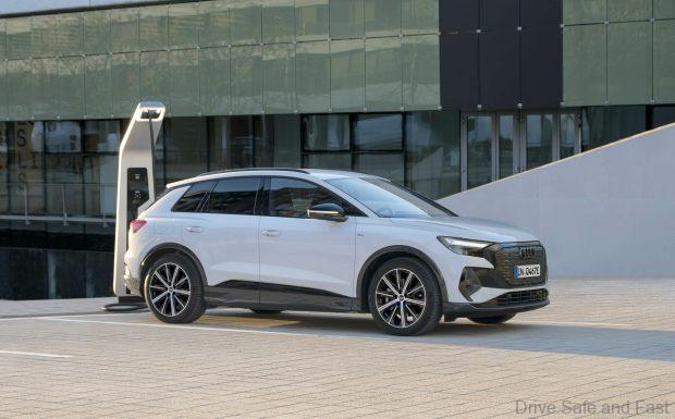 Static photo, Colour: Glacier white metallic