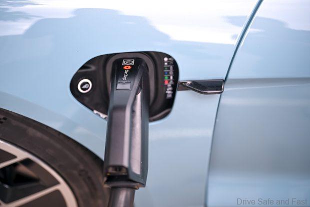 taycan 800v fast charging