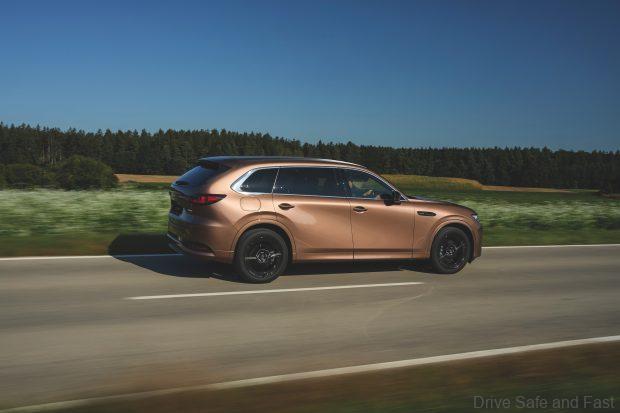 mazda cx-80 in motion