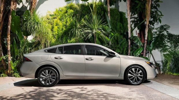 Nissan Sentra side profile