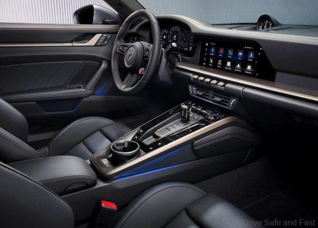 Porsche 911 Turbo S facelift interior