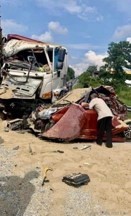 Kulai Lorry And Perodua Bezza Road Accident Leaves 3 Dead