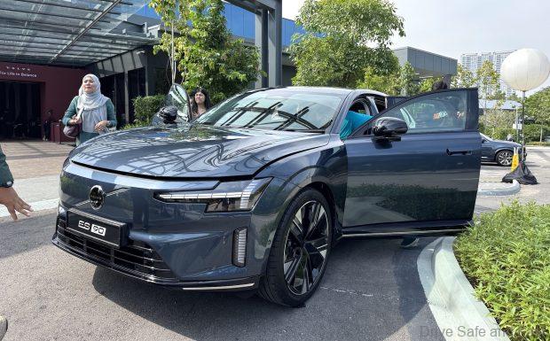 Volvo ES90