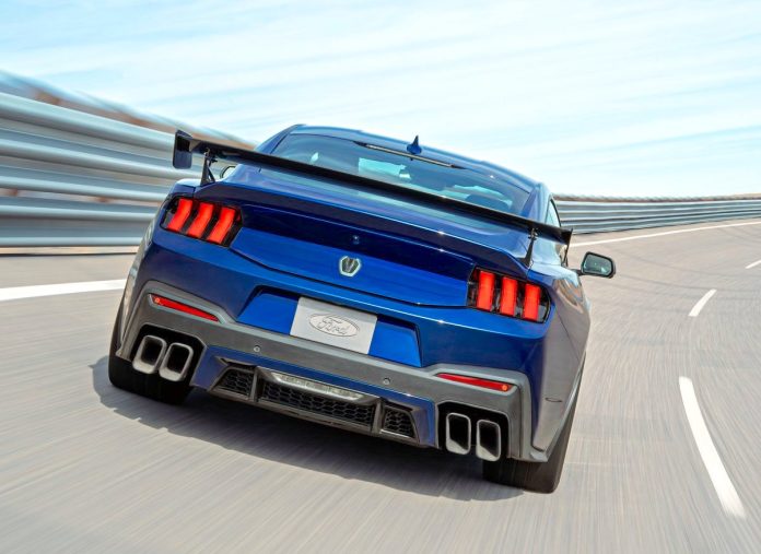 Ford Mustang Dark Horse SC