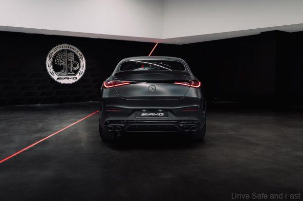 2026 / Mercedes-AMG GLC 53 4MATIC+ Coupé / Energieverbrauch kombiniert: 9,7-9,2 l/100 km / CO2-Emissionen kombiniert: 220-209 g/km | CO2-Klasse: G;Mercedes-AMG GLC 53 4MATIC+ Coupé / Energieverbrauch kombiniert: 9,7-9,2 l/100 km / CO2-Emissionen kombiniert: 220-209 g/km | CO2-Klasse: G*2026 | Mercedes-AMG GLC 53 4MATIC+ Coupé / combined fuel consumption: 9.7-9.2 l/100 km | combined CO2-emissions: 220-209 g/km | CO2-class: G;Mercedes-AMG GLC 53 4MATIC+ Coupé / combined fuel consumption: 9.7-9.2 l/100 km | combined CO2-emissions: 220-209 g/km | CO2-class: G*