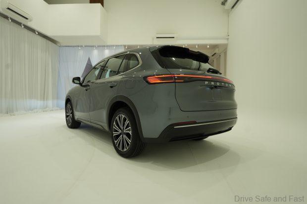 proton e.mas 7 phev from the rear