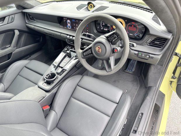 Porsche 911 Carrera 4 GTS