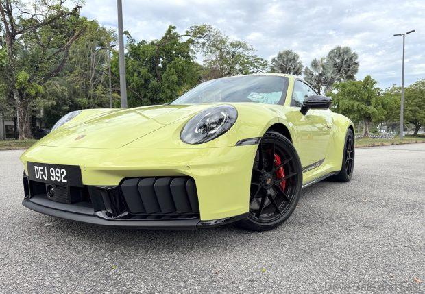 Porsche 911 Carrera 4 GTS