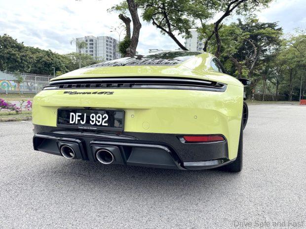 Porsche 911 Carrera 4 GTS