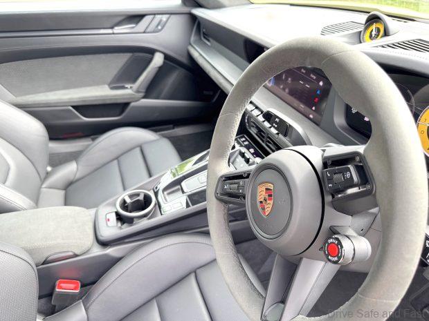 Porsche 911 Carrera 4 GTS