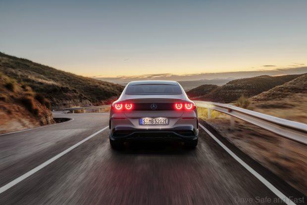 Der neue Mercedes-Benz C 400 4MATIC elektrisch.
Mercedes-Benz C 400 4MATIC elektrisch | Energieverbrauch kombiniert:
18,5-14,1 kWh / 100 km | CO2-Emissionen kombiniert: 0 g/km | CO2-Klasse: A
Exterieur: AMG Line Plus; lavender silver;Mercedes-Benz C 400 4MATIC elektrisch | Energieverbrauch kombiniert: 18,5-14,1 kWh / 100 km | CO2-Emissionen kombiniert: 0 g/km | CO2-Klasse: A*The all-new Mercedes-Benz C 400 4MATIC electric.
Mercedes-Benz C 400 4MATIC electric | Combined energy consumption:
18.5–14.1 kWh/100 km | Combined CO₂ emissions: 0 g/km | CO₂ class: A
Exterior: AMG Line Plus; lavender silver;Mercedes-Benz C 400 4MATIC electric | Combined energy consumption: 18.5–14.1 kWh/100 km | Combined CO₂ emissions: 0 g/km | CO₂ class: A*